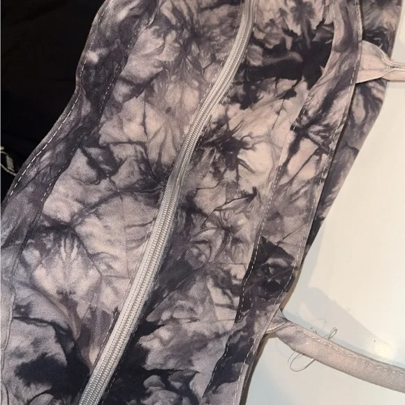 PINK Victoria's Secret Gray Tie-Dye Tote Overnight Bag - Picture 5 of 7